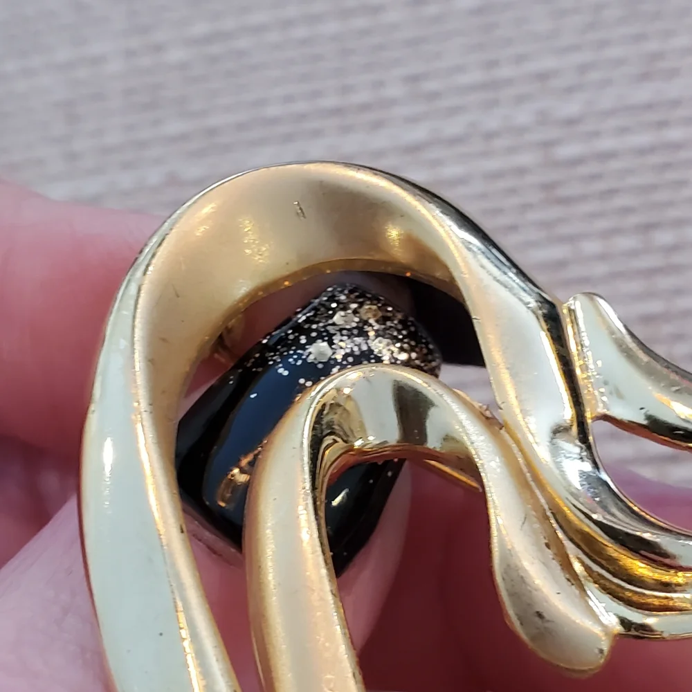 Vintage 1990s goldtone double heart brooch